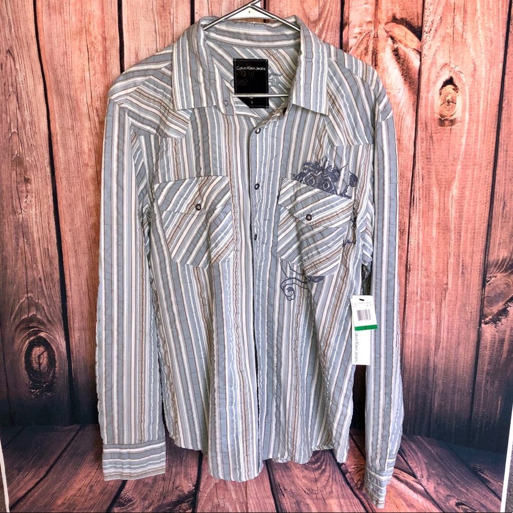 Calvin Klein Plaid Button Up long sleeve shirt